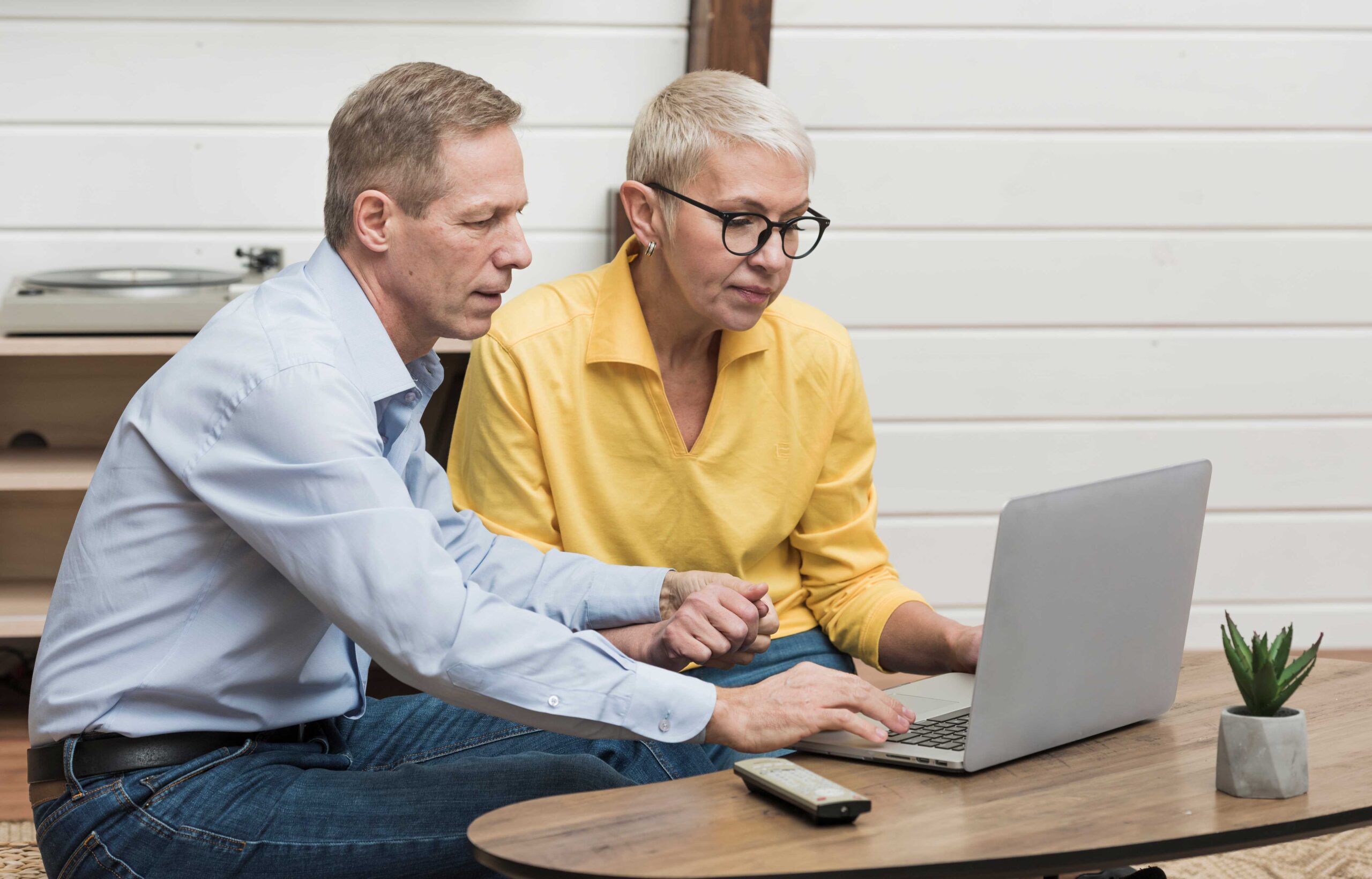 Technology Help Services for Ontario Seniors